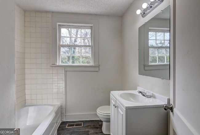 Building Photo - 3731 Bloomfield Dr