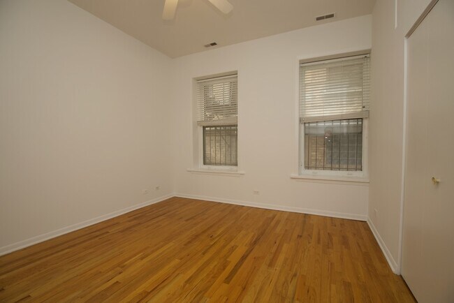 Building Photo - 2464 N Geneva Terrace