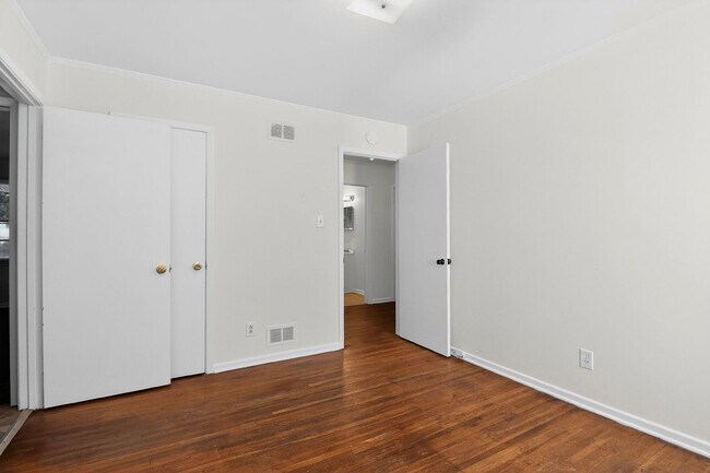 Building Photo - 3 Bedroom Home located in Lincoln Heights!