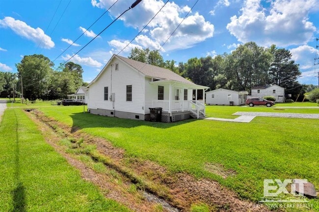 Building Photo - Newly Renovated 2 Bedroom 1 Bath in La Cro...