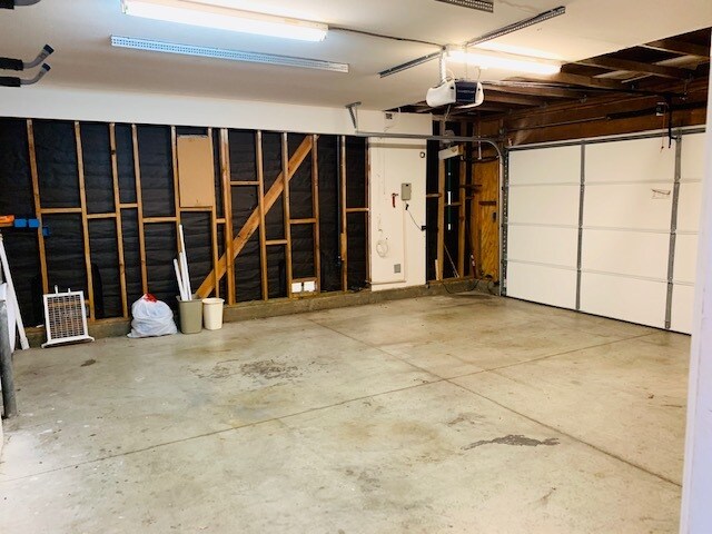 Building Photo - 973 Naples Dr