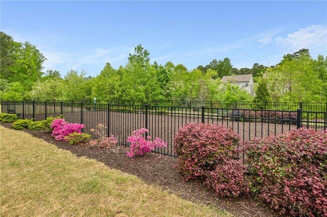 Building Photo - 687 Avondale Creek Dr.
