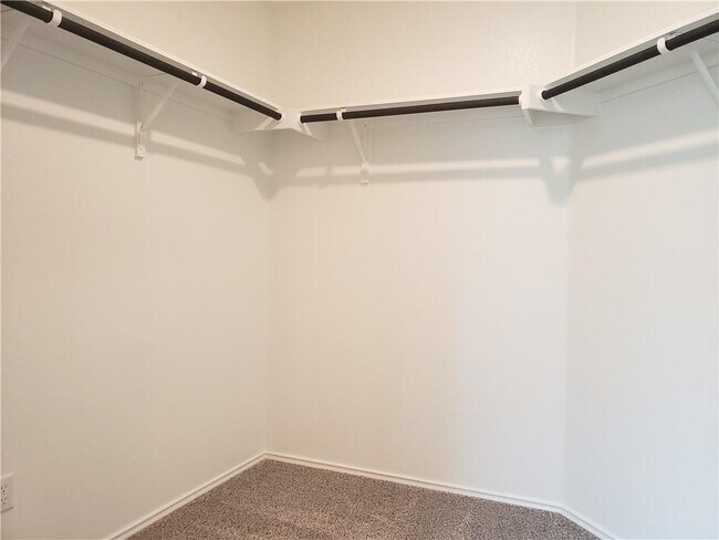 Building Photo - 104 Mountain Maple St
