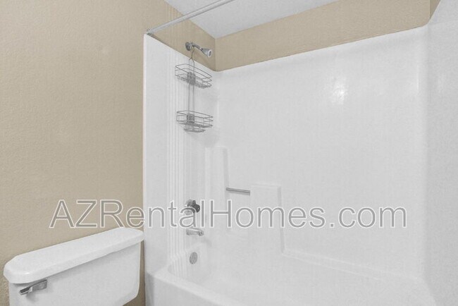 Building Photo - 8155 E Roosevelt St