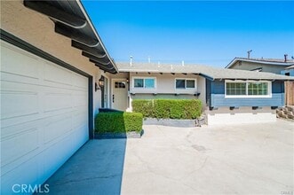 Building Photo - 2571 Wilshire Ave