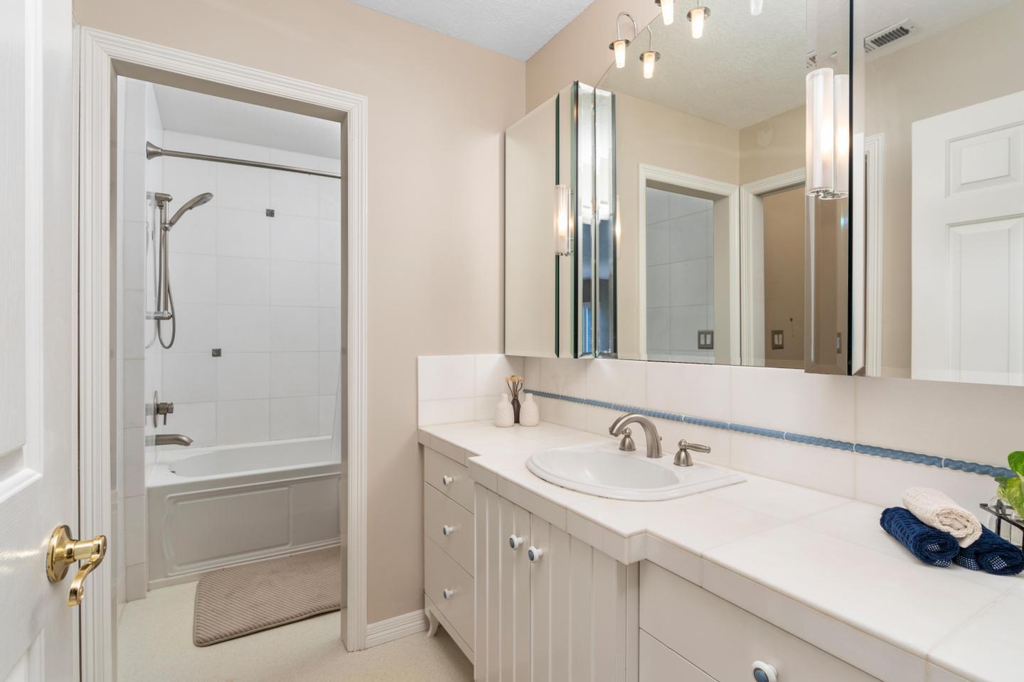 Building Photo - 16235 SW Falcon Dr