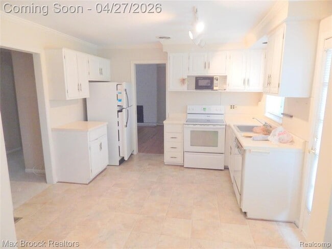 Building Photo - 116 E Hickory Grove Rd