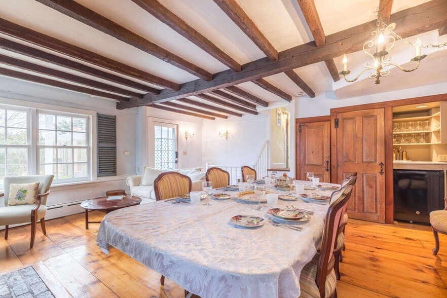 Building Photo - 21 Mugford St