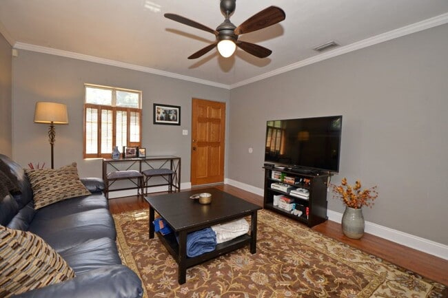 Building Photo - 2 Bed | 1 Bath near SODO