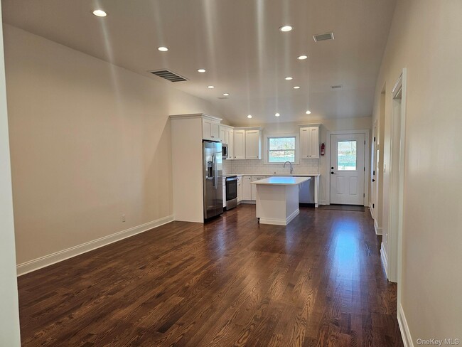 Building Photo - 87 Community Rd