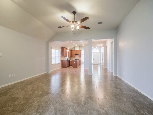 Building Photo - 15310 Cypressedge Ct