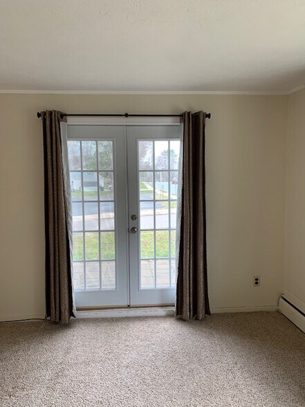 Building Photo - 1002 W Kaye Ave