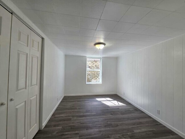 Building Photo - Low maintenance 3 bedroom!