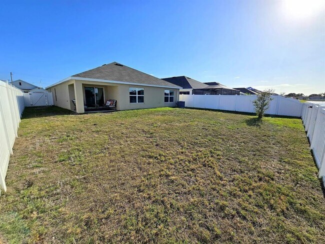 Building Photo - 1026 Golden Shiner Ave