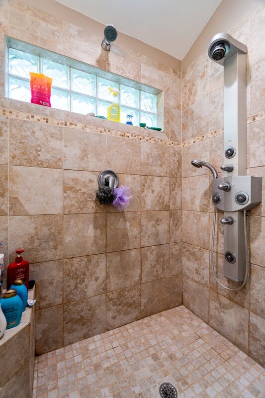 Building Photo - 821 Loch Island Dr