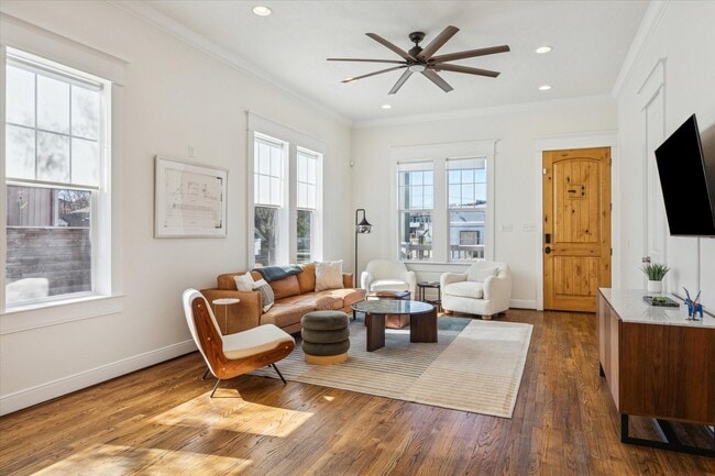 Building Photo - 304 Walton St