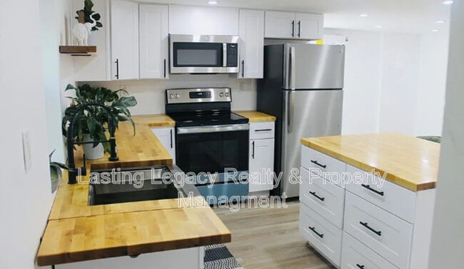 Building Photo - 275 Milling Rd