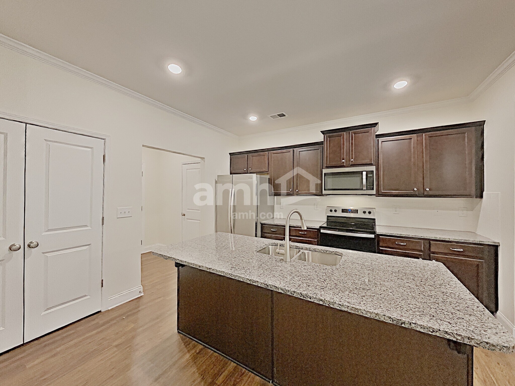 Building Photo - 561 Woodall Rd