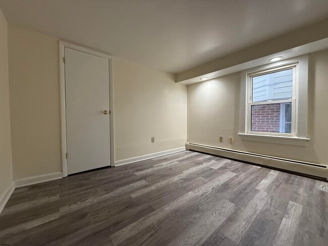 Building Photo - 103 N Troy Ave