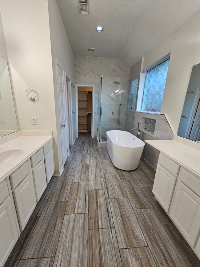 Building Photo - 201 Cedar Branch Dr