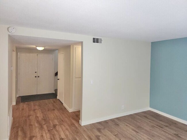 Building Photo - 8396 Sunbeam Cir