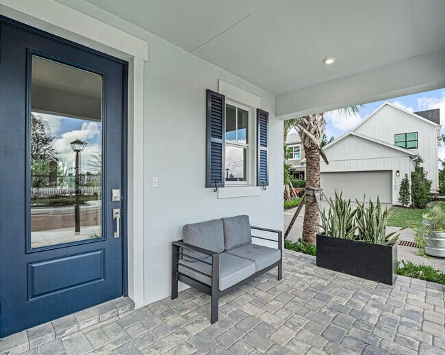 Building Photo - 923 SW Pr Ave