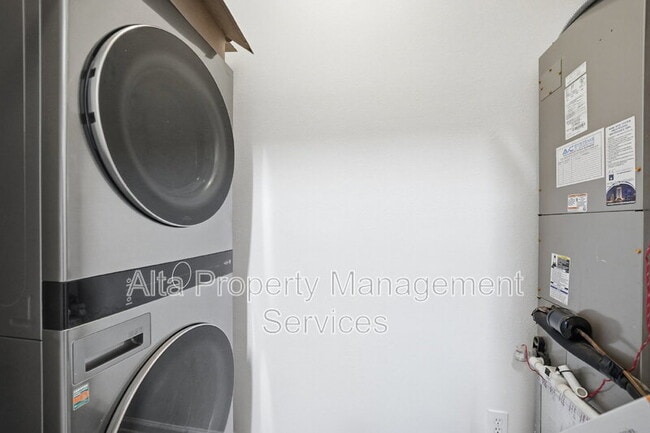 Building Photo - 6081 Maggies Cir