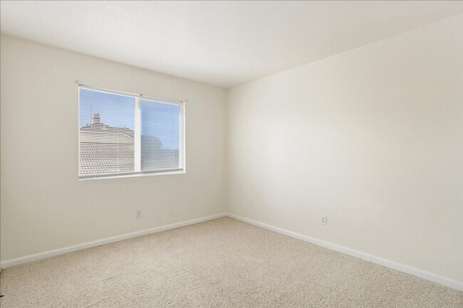 Building Photo - 9074 Piazza Ct