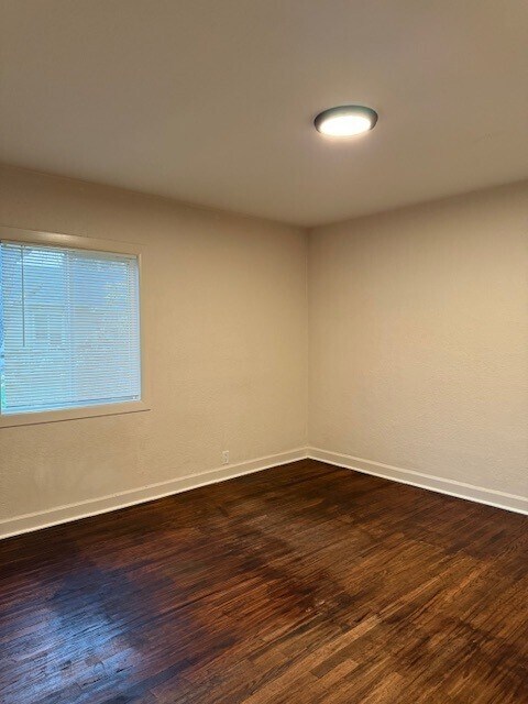 Building Photo - 1042 8th St NW