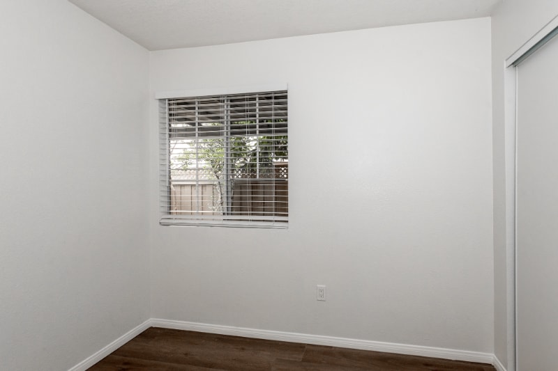 Building Photo - 2882 Sanford Ln