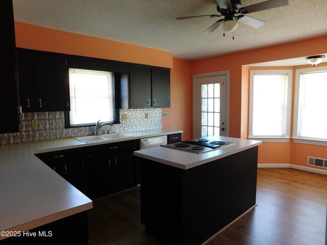 Building Photo - 6109 Schooner Ct