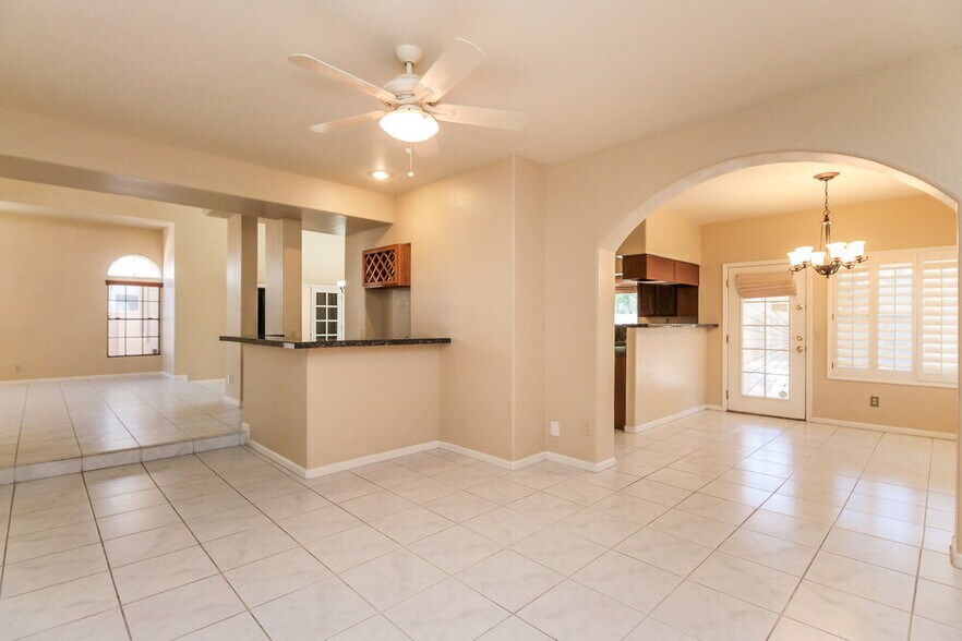 Building Photo - 16420 S 38th St