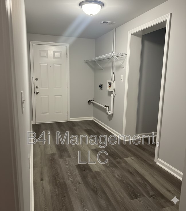 Building Photo - 1904 Lincoln St