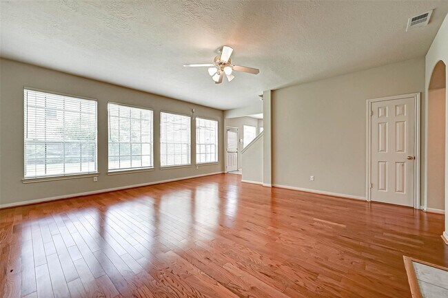 Building Photo - 12419 Shadycrest Dr