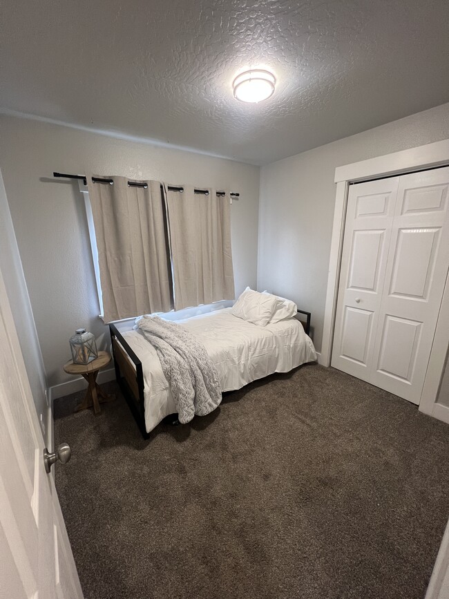 2nd Bedroom - 7100 W Limelight St