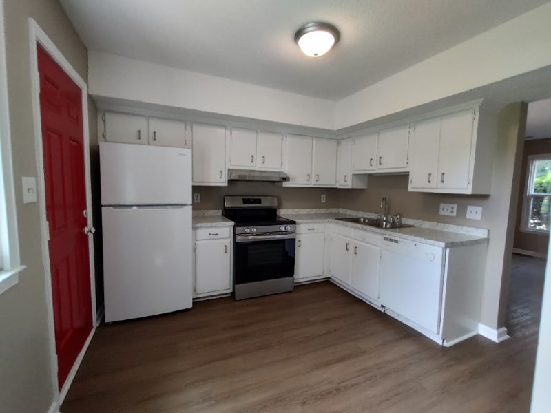 Building Photo - 705 Smithdale Dr