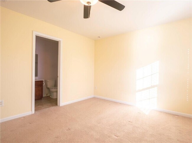 Building Photo - 4550 Farmstead Dr