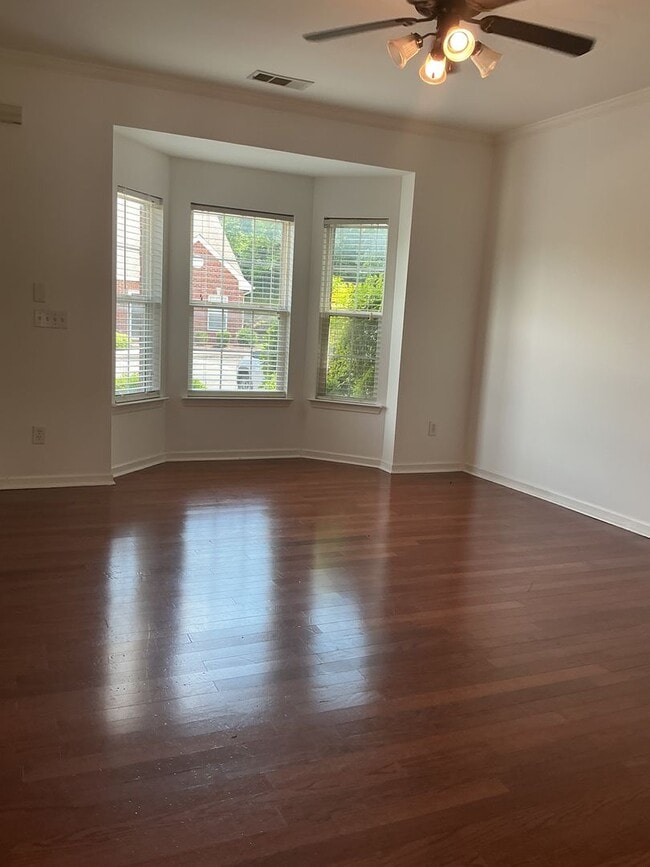 Building Photo - Move-In Ready 2-Bedroom Townhouse in the H...