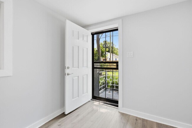Building Photo - West Nashville Rental