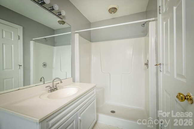 Building Photo - 14623 Waterside Dr