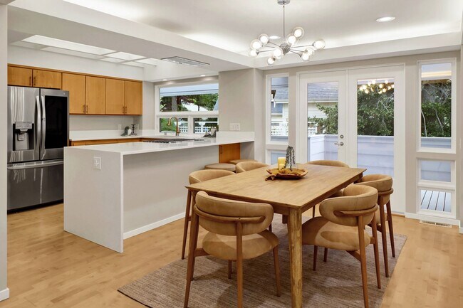 Building Photo - 213 Sea Pines Ln