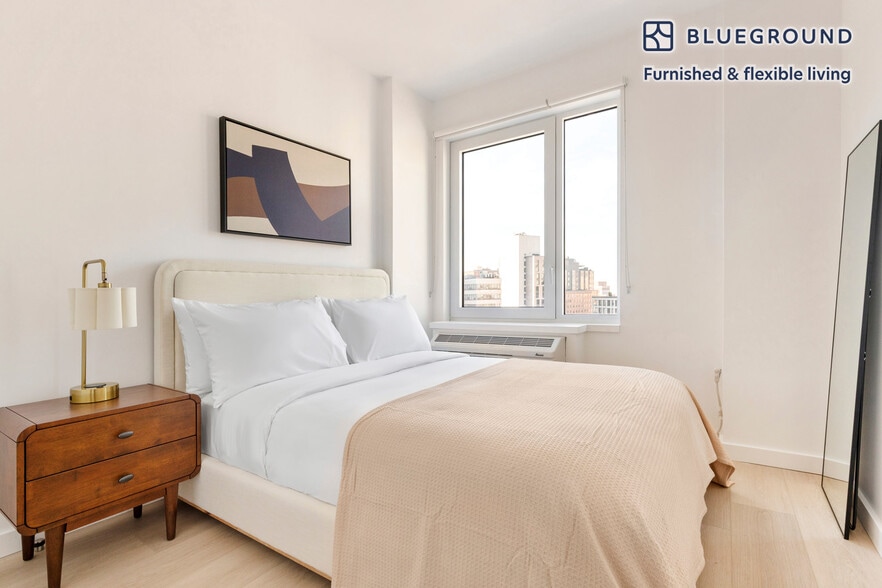 Building Photo - 150 Lawrence St