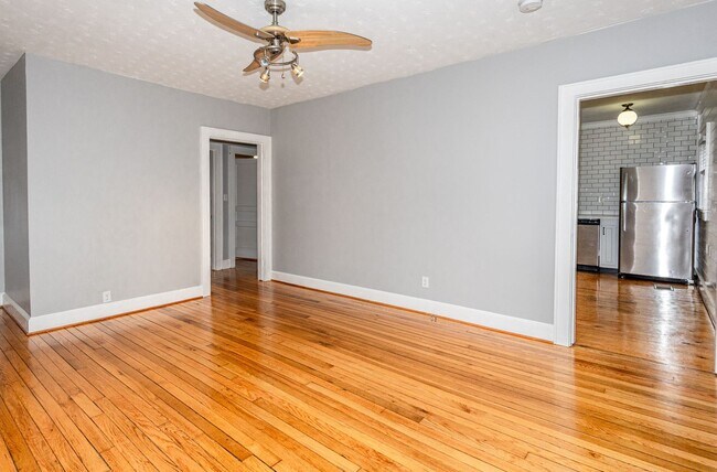 Building Photo - Cozy 2BD/2BTH in South Knoxville