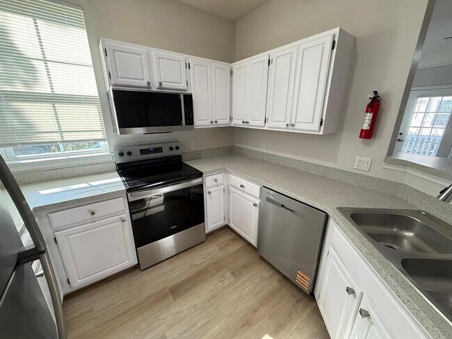 Building Photo - 3478 Westchester Square Blvd