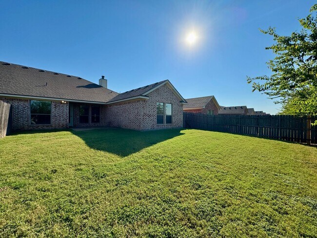 Building Photo - Duplex