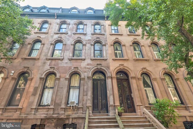 Building Photo - 2008 Spruce St