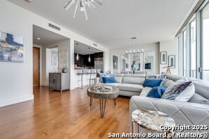 Building Photo - 610 E Market St