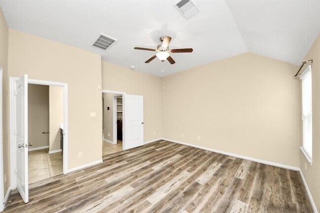 Building Photo - 2439 Dark Elm Dr