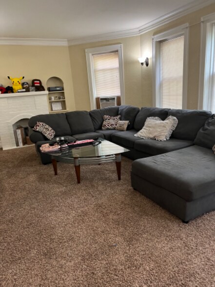 Building Photo - 8041 Kilpatrick Ave