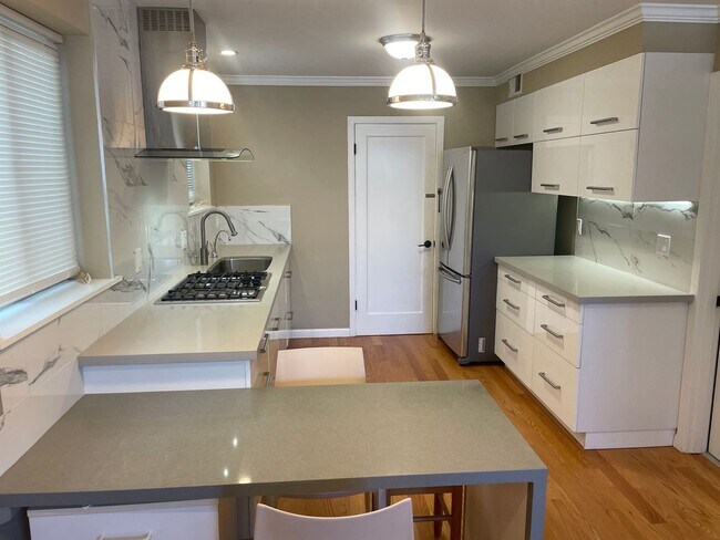 Building Photo - 1862a 17th Ave